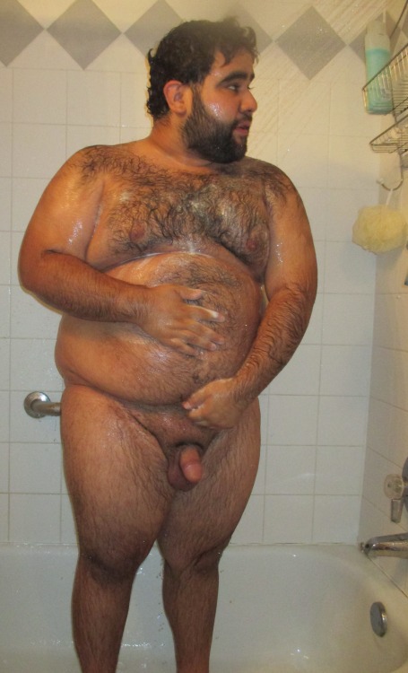 2-bearsbcn:  orsettociccio:  gulobear:  chubbyaddiction:  fierybiscuts:  So I recruited Devlin to lend me a hand with some pictures. Here is the first set of me taking a shower before we went out to get food.  I couldn’t take pics without touching this