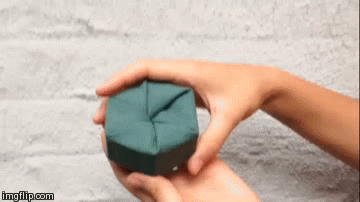 beavermadegoods:  Hexagon box in action.  www.beavermadegoods.etsy.com 