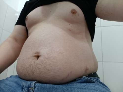 I Still In Same Weight But Belly Don't Stop Growing)))