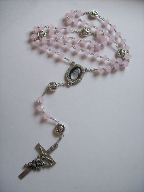 Mary Prays The Rosary For My Broken Mind