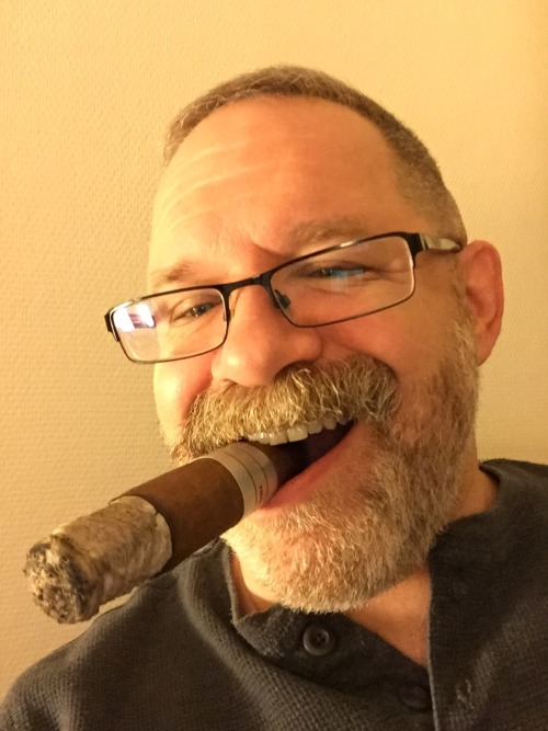Maduros trajeados.