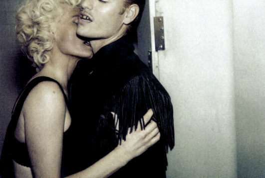 labsinthe:  “Amber’s Story” Amber Valletta photographed by Steven Klein for