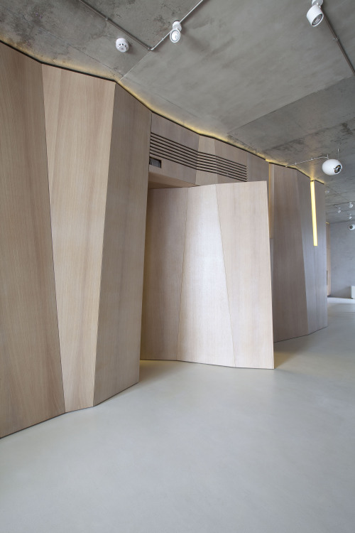 {Love when there’s a big move that makes a relatively small space more cohesive…that un