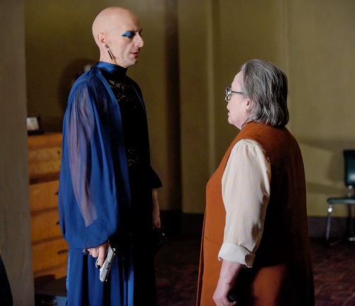 fionagoddess:Denis O’Hare and Kathy Bates | AHS: Hotel - 5x11 Battle Royale