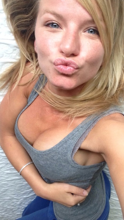 tumblr photo luv-showing-her-off 0