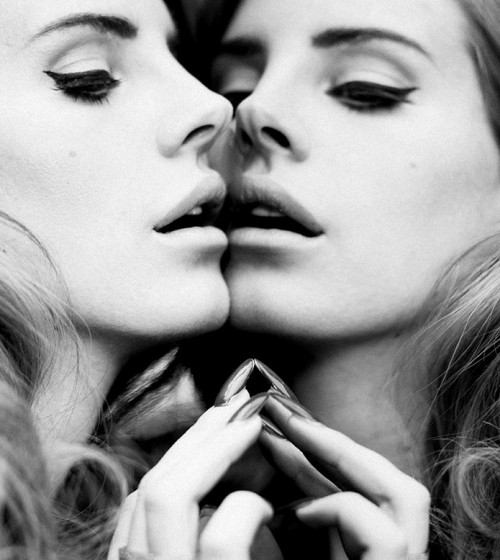 as-vantagens-de-ser-unicornio:  labsinthe: Lana Del Rey photographed by Bryan Adams for ZOO 2012