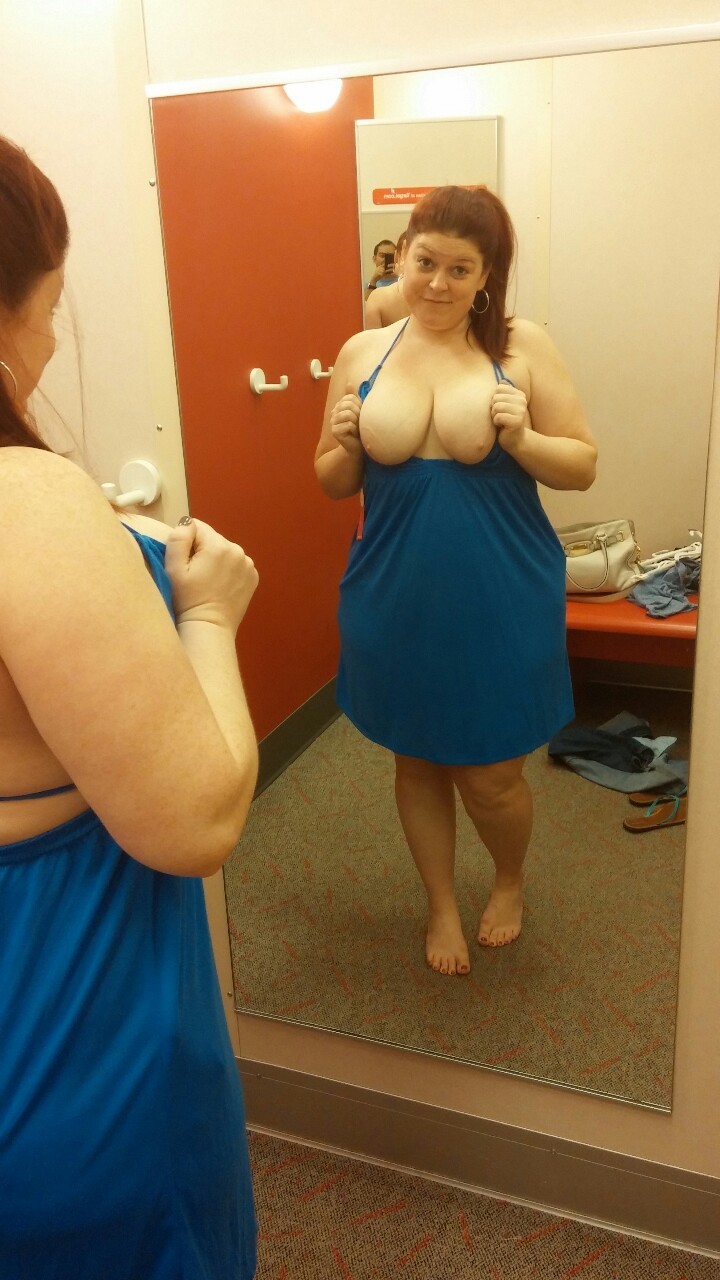 ezdevil69:  Dressing room shots   Send your own cell pics to fyeahcellpics on Kik