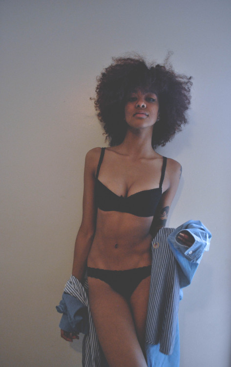 XXX allbeautifulblackgirls:  thegirlwithcaramelskin: photo