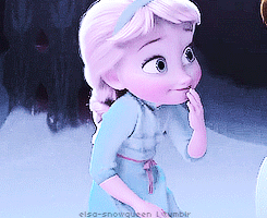 elsa-snowqueen:Young Elsa + Smiling