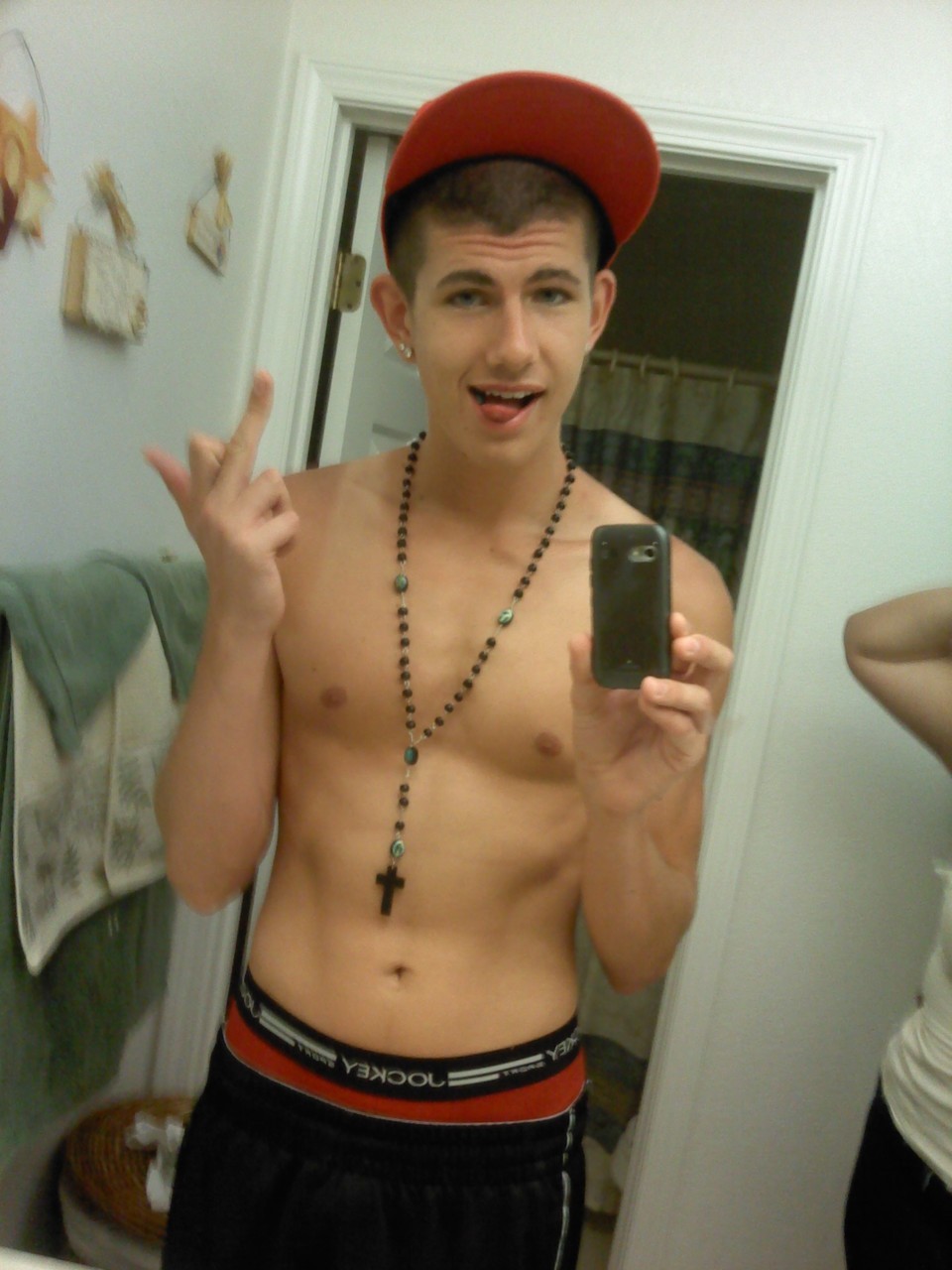 fullreshotties:  He used to post on here all the time :(