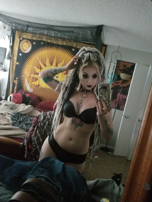 cuffscollarsandmysir:  “I’m just like any modern woman trying to have it all. Loving husband, a family. It’s just… I wish I had more time to seek out the dark forces and join their hellish crusade.”