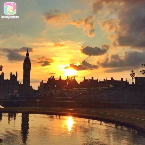 Please offer your congratulations to our #igerslondon POTD winner @juicylucyham
We love a good sunset and this one including Elizabeth Tower, Portcullis House and Westminster Bridge is just stunning. Congrats Lucy!!
————————-
Don’t forget to tag your...