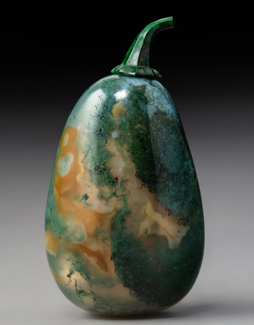 kafkasapartment: A Chinese Moss Agate Pebble Snuff Bottle, 19th century.