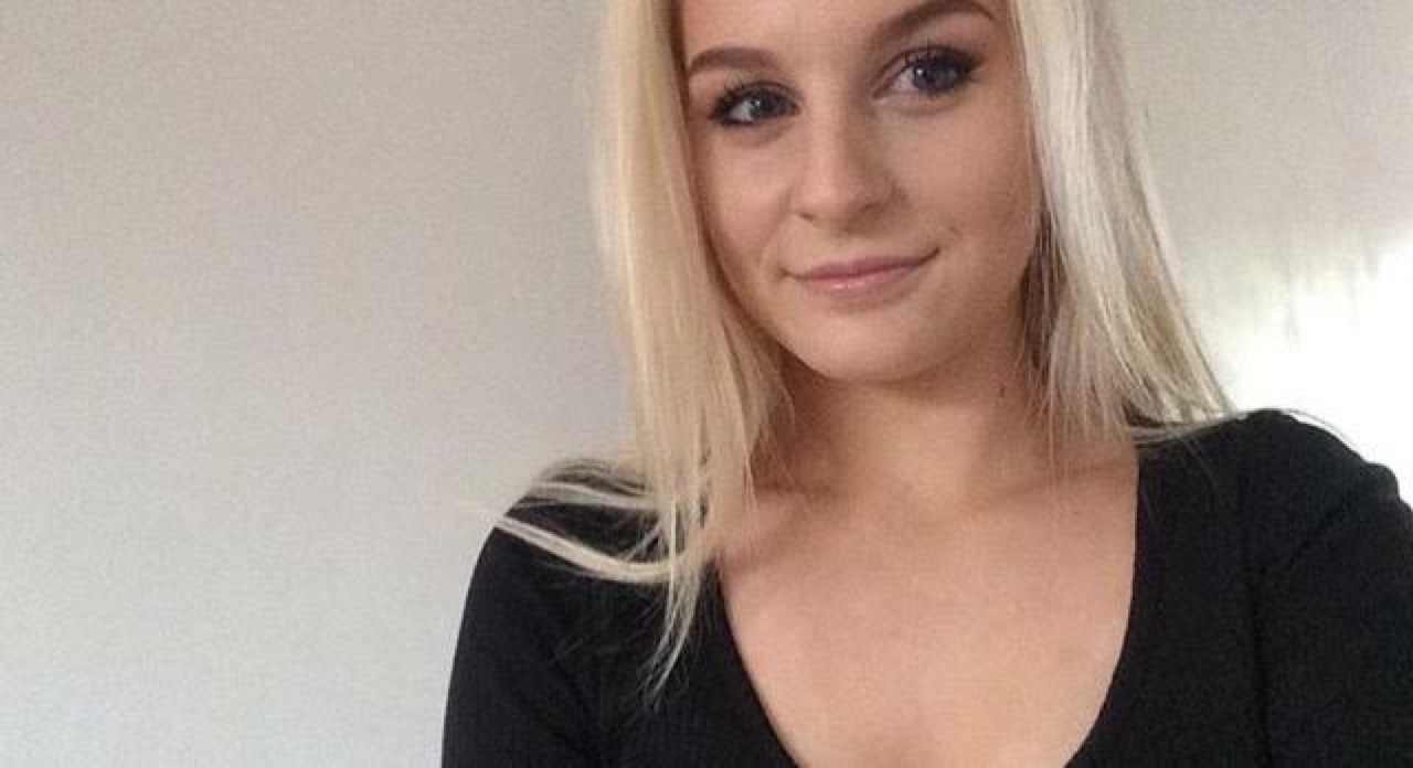 cov-girl-selfies:  Name is Lucy Wells