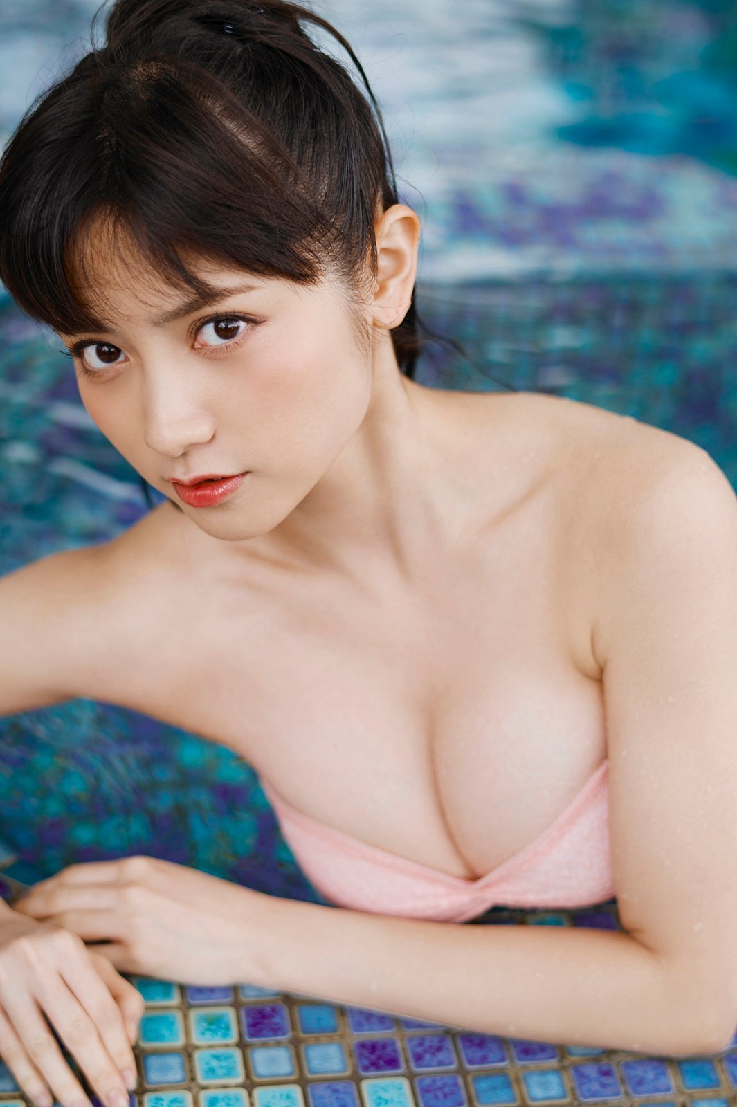 gravure-glamour:  Nashiko Momotsuki