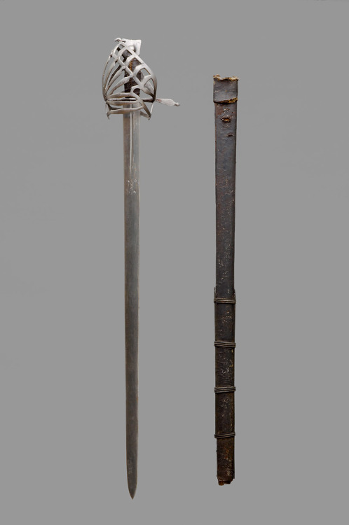 armthearmour:A lovely type 2 Schiavona, Venice, Italy, 17th century,housed at the Kunsthistorisches 