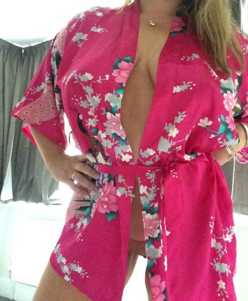 cindy-lou-2:  Freshly waxed and beautifully smooth 