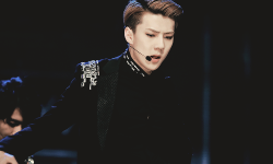 minpuffs:  Oh Dayum Sehun at The 50th Baek