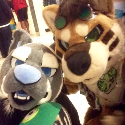 megahyena: Megabyte and rieoux were more than happy to represent the seadogsuits family at Califur! 