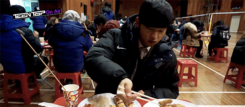  Changjo and food (*´・ｖ・) 