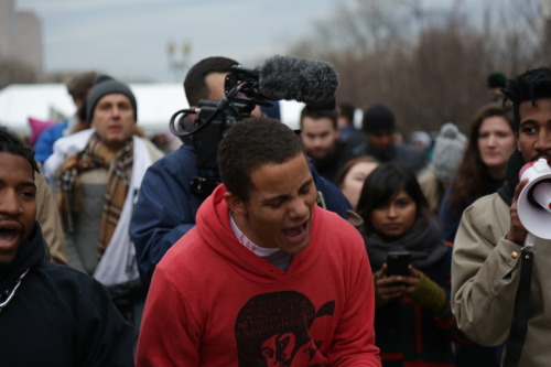 the-movemnt:26 stunning photos show Black Lives Matter protesters making waves at the inaugurationfo