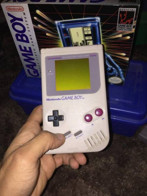 theomeganerd:  A friend of mine dug out some old video games and I snapped a few photos. I’ve not held a Game Boy since I was a kid. So much nostalgia. I was in shock that she still had some of the original boxes. Album also available on Imgur