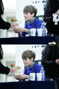 fyjjong: time square atrium fansign - 150130guilty pleasure (do not edit) 