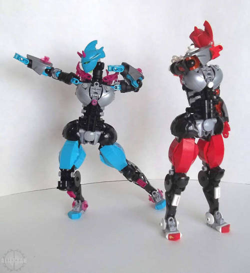 The Twin MagesWisspie (Blue) and Akemi (Red), twin mages of ice and fire.Upper torso based on a desi