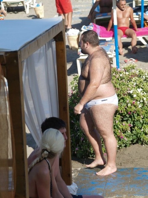 bearmanforever:beartoncity at the beachMugiwara!