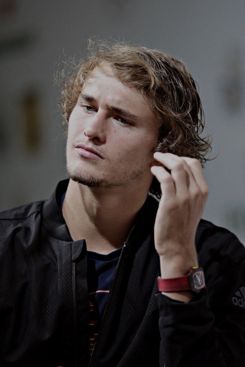 Alexander Zverev attends a press conference after defeating Kyle Edmund during the 2018 Rolex Shangh