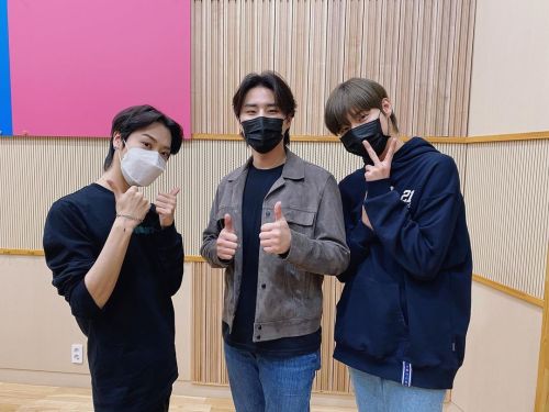 day6_kisstheradio instagram update with YoungK and ONEWE’s Yonghoon and Dongmyeong