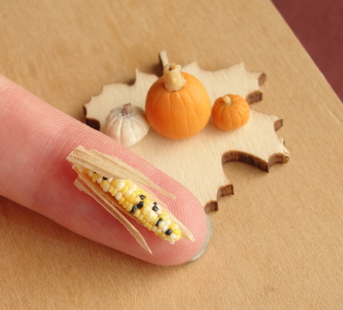 bookofoctober:Tiny pumpkins and fall food miniatures by fairchildart