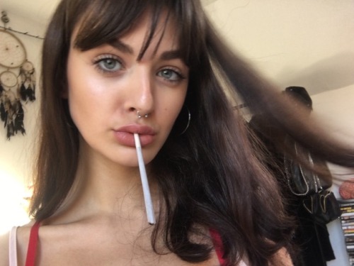 spliffbby:  Left my house today for the first time in a while lmao 😅not without smoking first tho 😉❤️