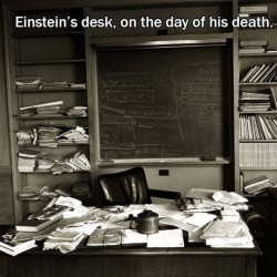 deanist:  Einstein’s desk on the day of his death