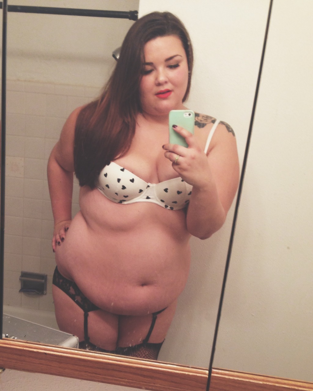 frisky-little-kitten:  vixalot:  frisky-little-kitten:  Love my tummy♡  Me too