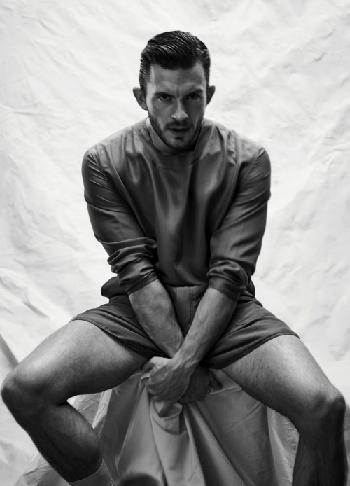 Jonathan Bailey - FLAUNT Magazine | Issue 179 [2022]Photography by Jason Hetherington