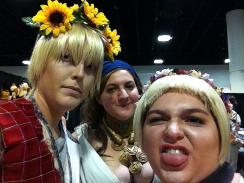 captainoveralls:The miss adventures of sera and cole at metrocon 2015. Three more days, what more ca