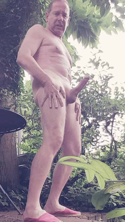 Follow Me On Twitter Peter de Sade@Hroland47Pete
