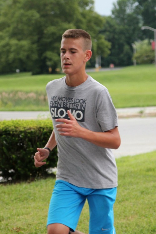 dumbcollegejocks3:  Blake, a freshman small-college cross country runner.