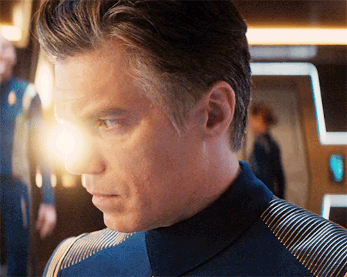 elen-aranel:  Christopher Pike + Warm light