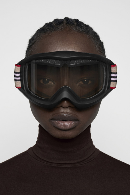 zookast:  Burberry B Series Ski Goggles 