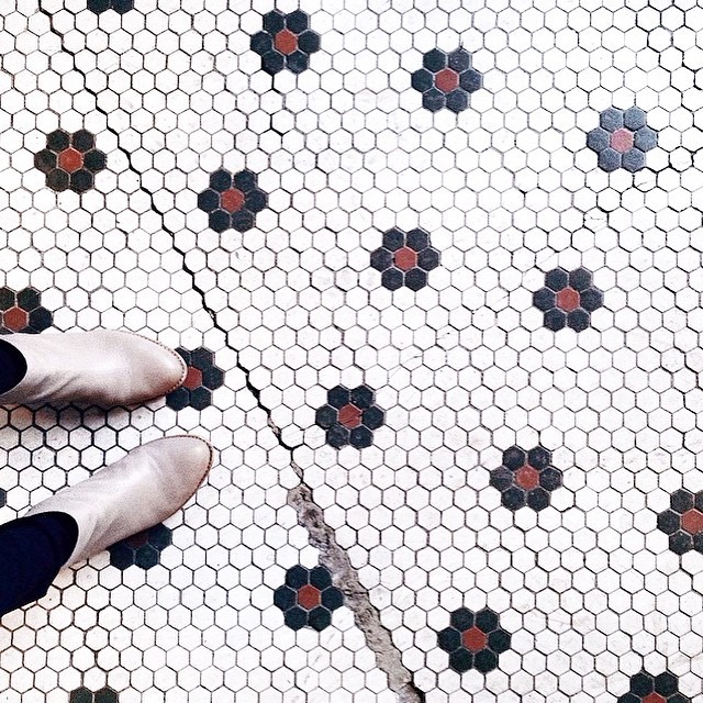 ja-ll:  lip-lock:Friday, I’m in Love | #ihavethisthingwithfloorsIt’s Friday once