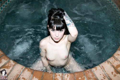 shivermetimbersxxx:  My favorite Suicide Girls: Arwen (hot tub sex machine)!