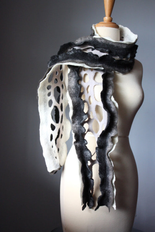 thormal:positivemotivation:Felted Scarf Creations by VitalTemptationかわいい！colbertgimme.gif