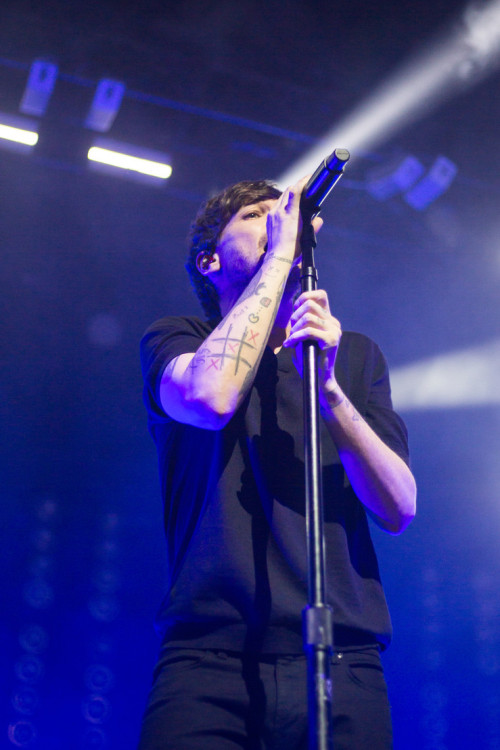 dailytomlinson:Louis performing in Minneapolis on February 24th