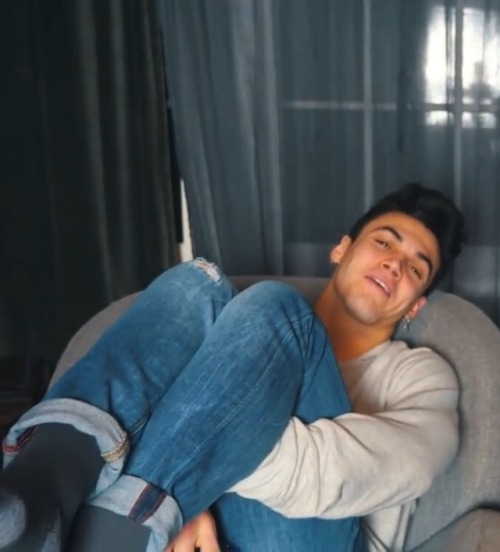 dolantwinsfeet:🧦