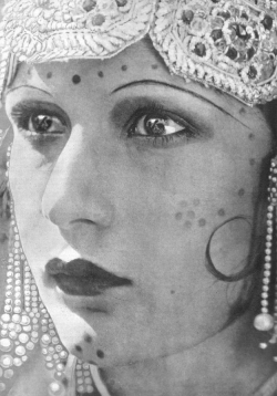 yesterdaysprint:  Seeta Devi, Anglo-Indian film star, 1929