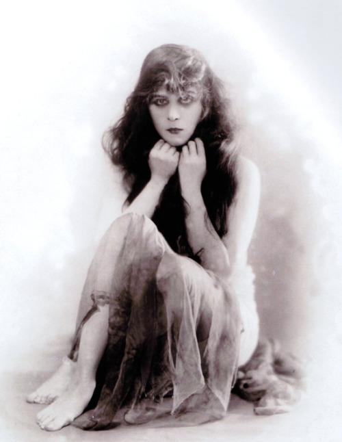 Theda Bara, as the vampire, 1915 -[in a publicity shot for the film A Fool There Was directed by Fra