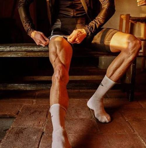 apisonadora60:Cycling Legs. Photo: @kasper_anker / via Cycology Clothing