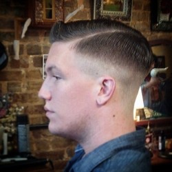 imonkeyaround:  Short taper by Mary Todd’s newest talent @lisiannajones @mt_hairco 